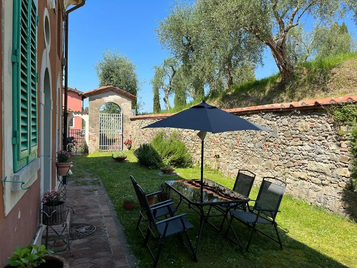 Villa Colle Olivi Pescia Italia